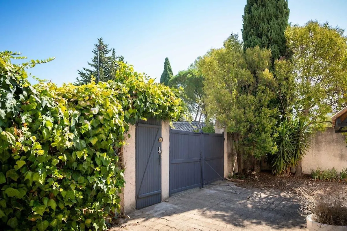 Maison De Famille Pres D'Avignon Piscine Les Angles  0*, Les Angles (Gard) France