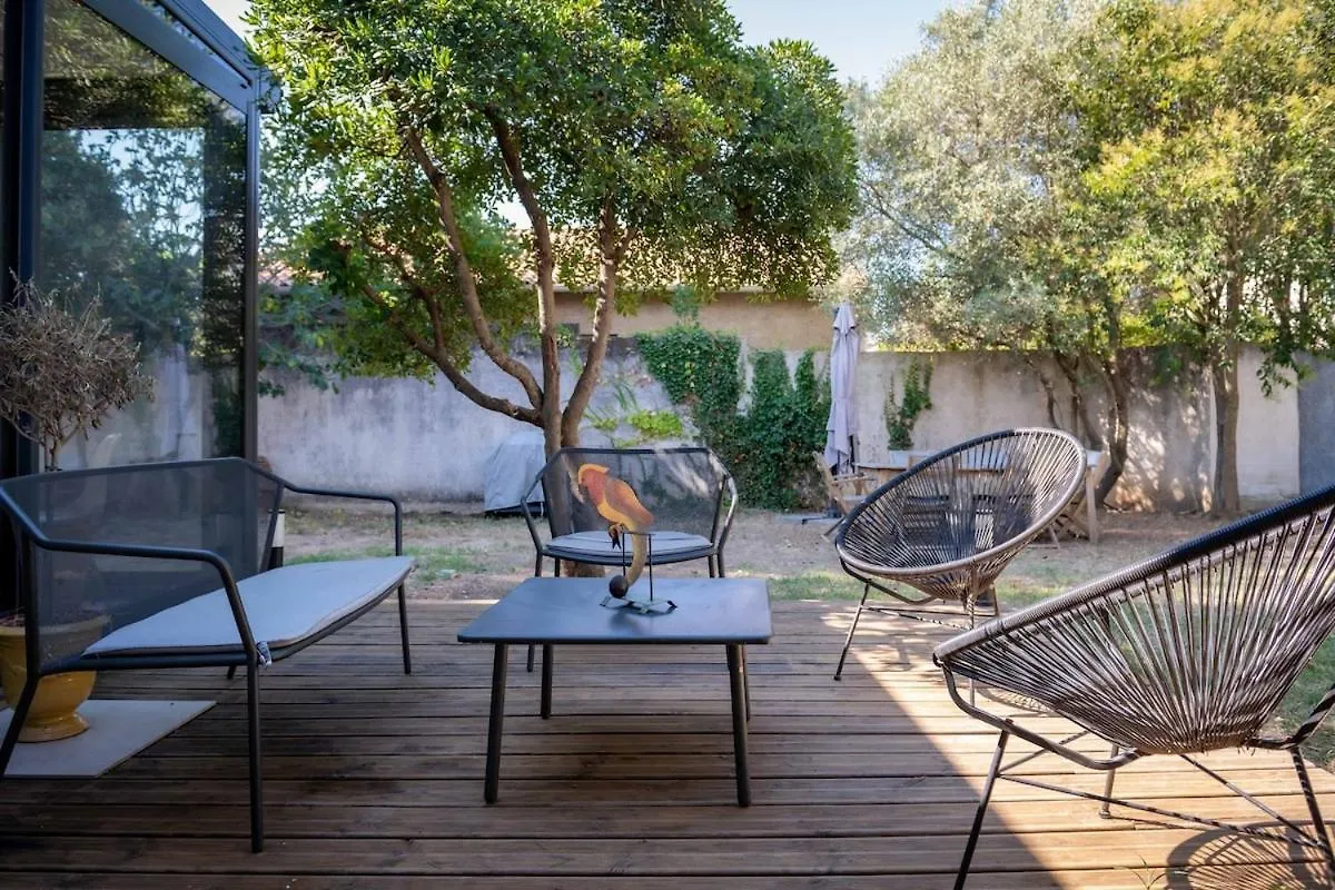 Hébergement de vacances Maison De Famille Pres D'Avignon Piscine Les Angles