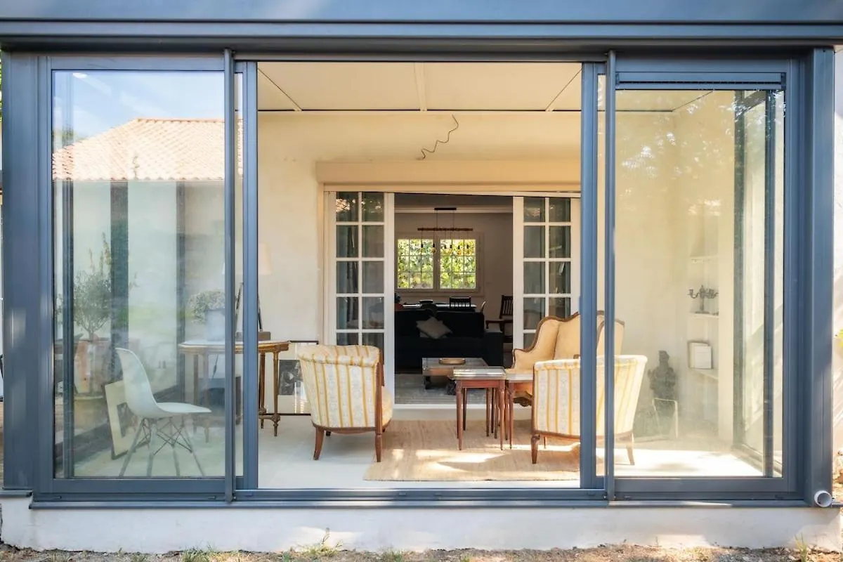 Maison De Famille Pres D'Avignon Piscine Les Angles