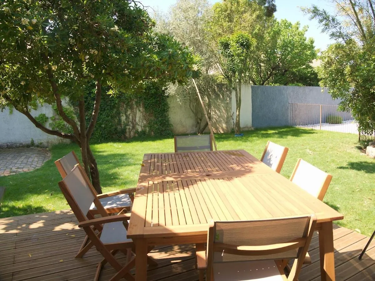 Hébergement de vacances Maison De Famille Pres D'Avignon Piscine Les Angles